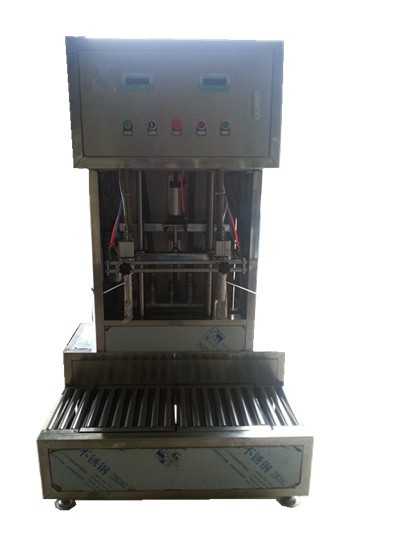 煙臺雙頭稱重灌裝機（普通型）